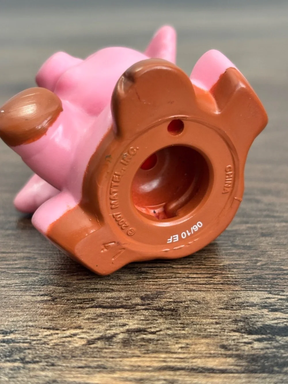 Fisher Price Little People Muddy Pig Mud Sitting Farm Animal Toy Figure 2007